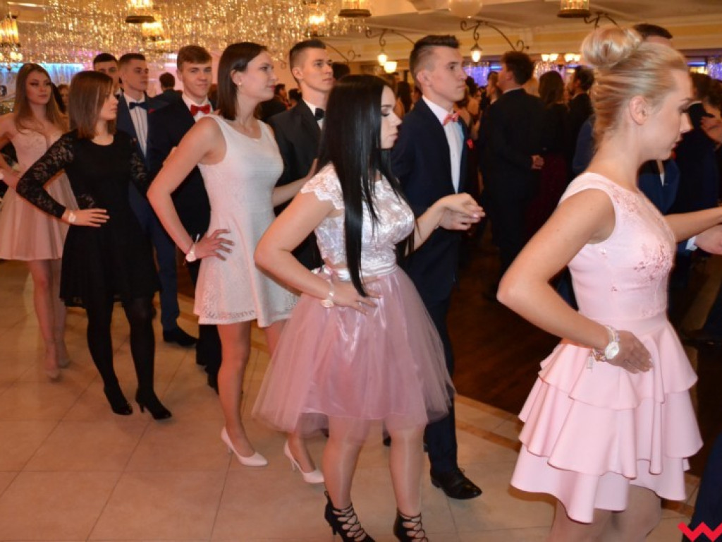  Sezon na studniówki we Wrześni rozpoczęty. Politechnicy już po polonezie