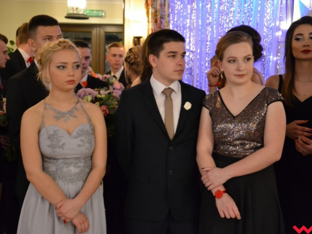  Sezon na studniówki we Wrześni rozpoczęty. Politechnicy już po polonezie