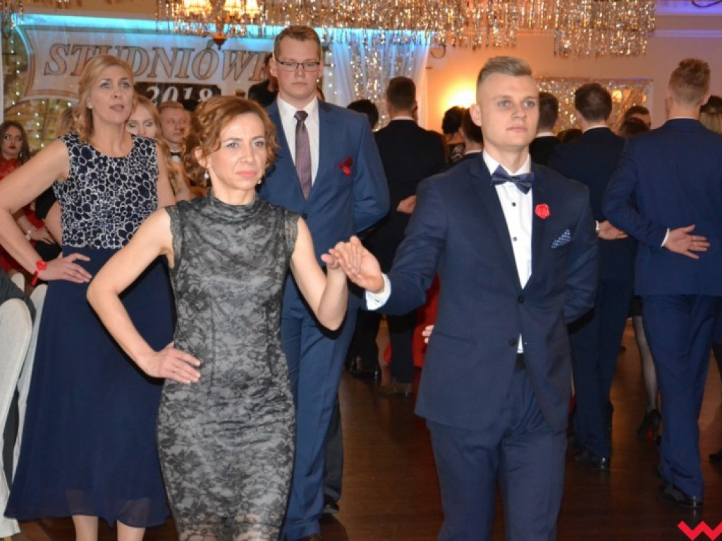  Sezon na studniówki we Wrześni rozpoczęty. Politechnicy już po polonezie