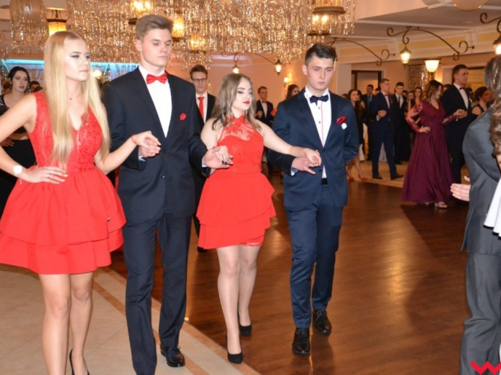  Sezon na studniówki we Wrześni rozpoczęty. Politechnicy już po polonezie