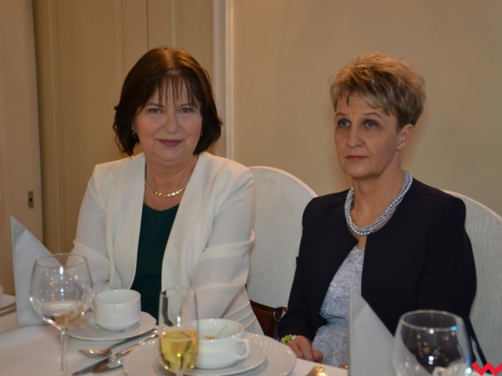 Studniówka 2018. Zobacz jak poloneza zatańczyli maturzyści „rolnika”