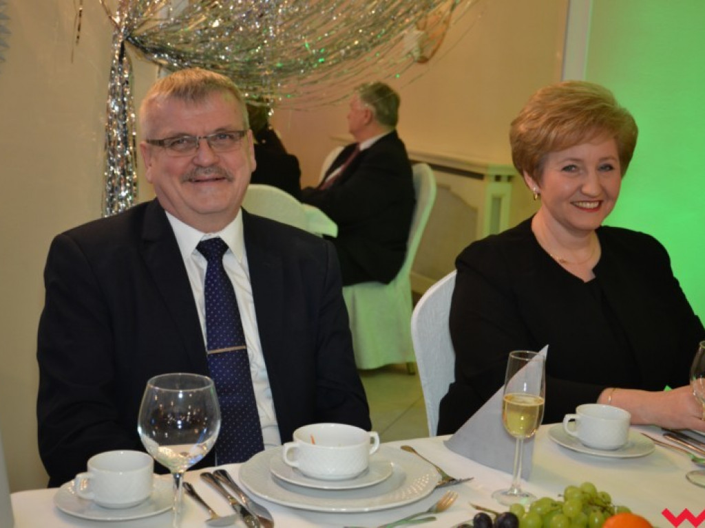 Studniówka 2018. Zobacz jak poloneza zatańczyli maturzyści „rolnika”