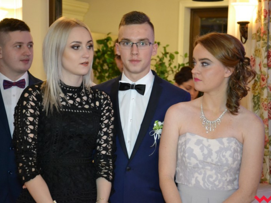 Studniówka 2018. Zobacz jak poloneza zatańczyli maturzyści „rolnika”