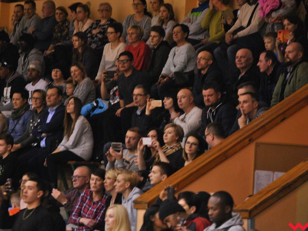 Mecz pokazowy, który przy pełnych trybunach przerodził się w święto koszykówki