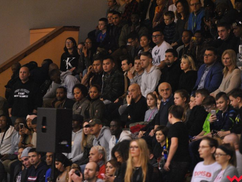 Mecz pokazowy, który przy pełnych trybunach przerodził się w święto koszykówki