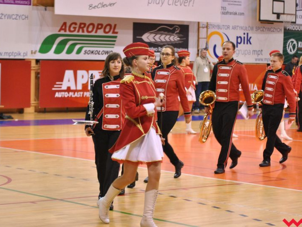 Mecz pokazowy, który przy pełnych trybunach przerodził się w święto koszykówki