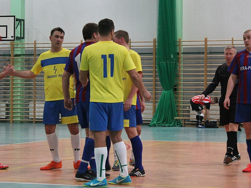 Energosieć Pyzdry na czele rozgrywek halowej piłki nożnej