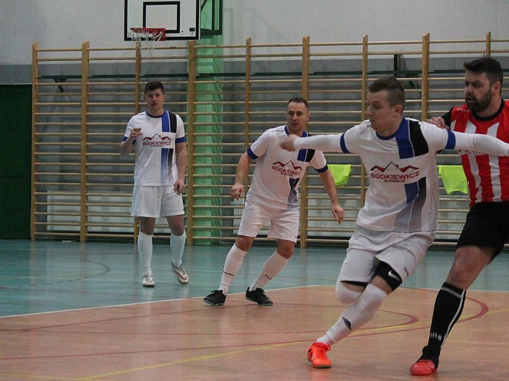 Energosieć Pyzdry na czele rozgrywek halowej piłki nożnej