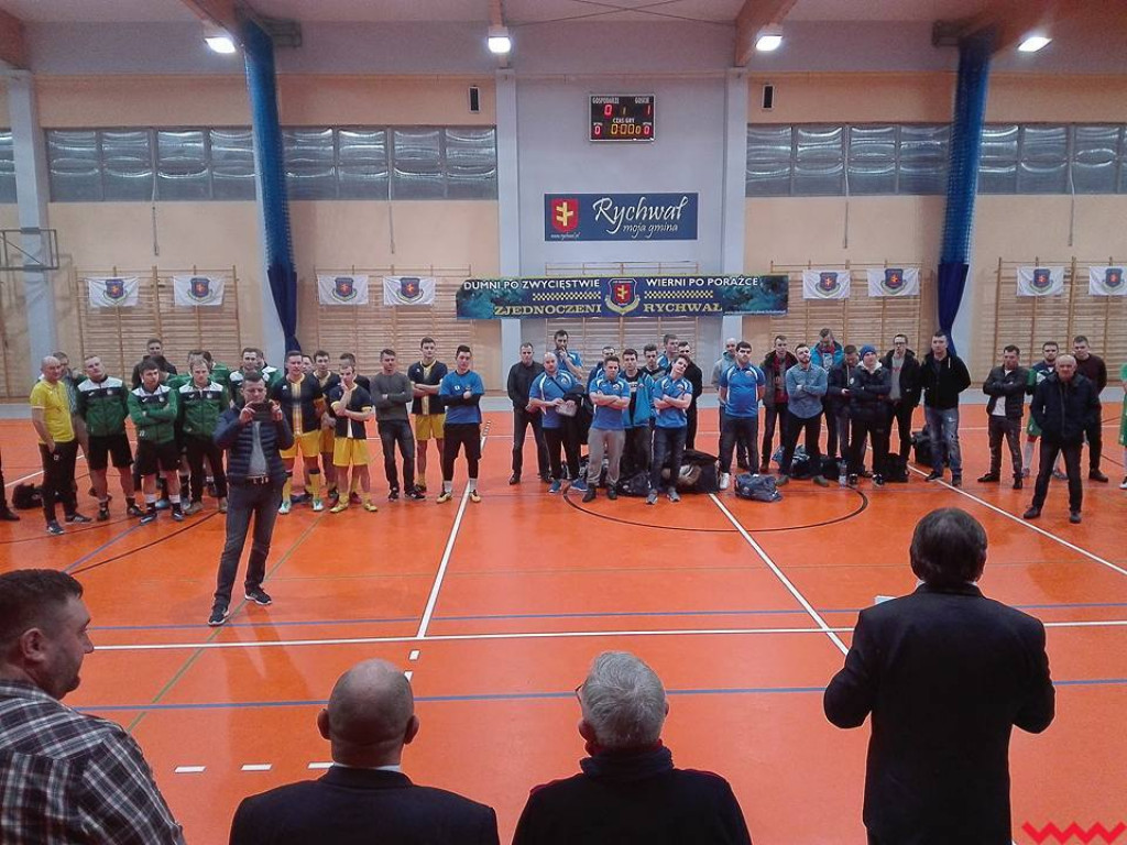 Warta Pyzdry wygrywa I Halowe Mistrzostwa Seniorów w Piłce Nożnej pod patronatem OZPN Konin