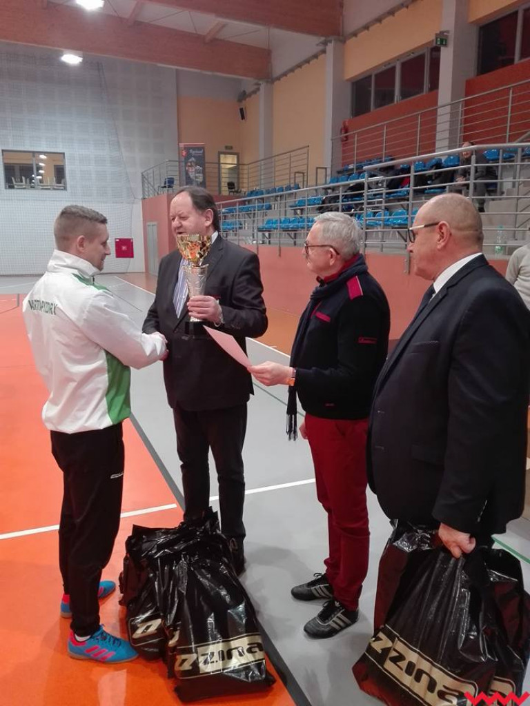 Warta Pyzdry wygrywa I Halowe Mistrzostwa Seniorów w Piłce Nożnej pod patronatem OZPN Konin