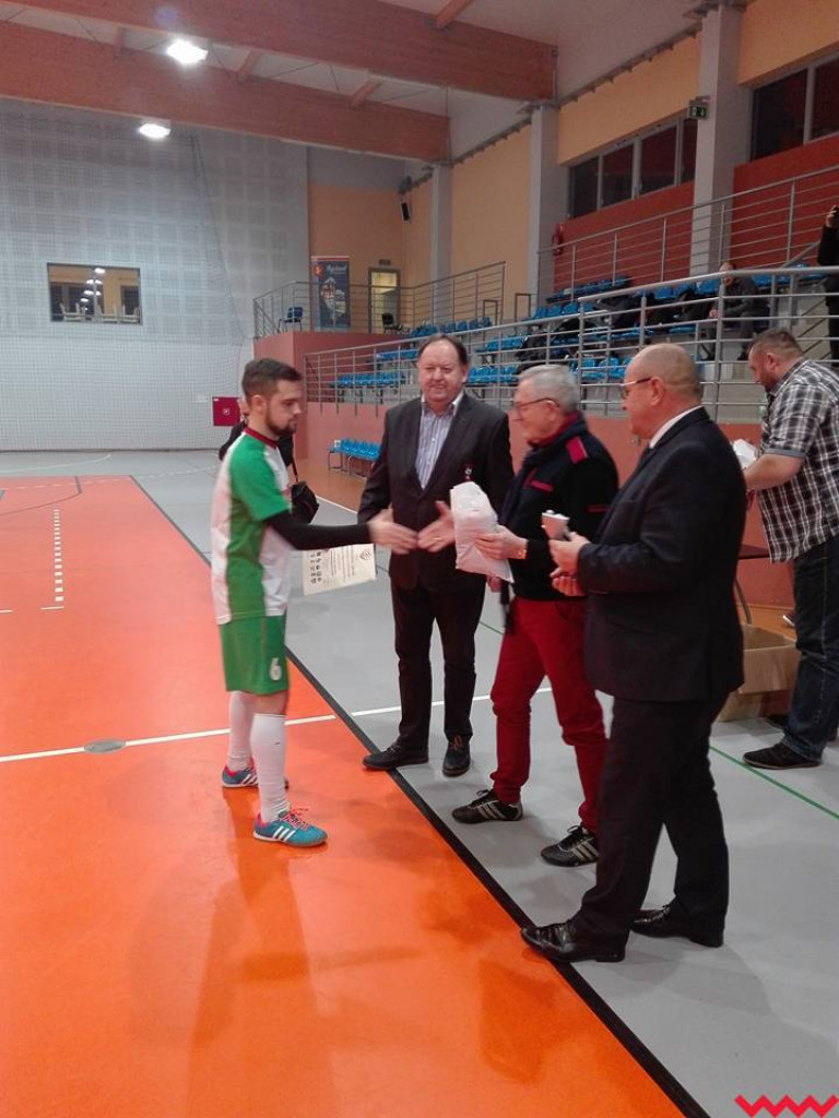 Warta Pyzdry wygrywa I Halowe Mistrzostwa Seniorów w Piłce Nożnej pod patronatem OZPN Konin