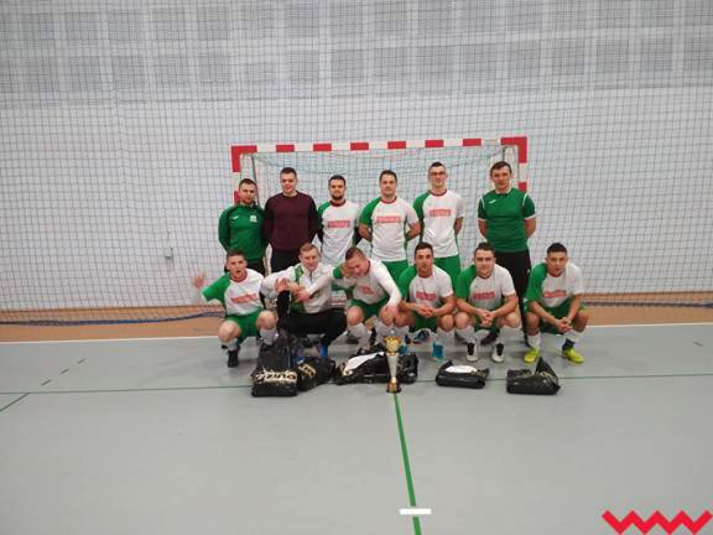 Warta Pyzdry wygrywa I Halowe Mistrzostwa Seniorów w Piłce Nożnej pod patronatem OZPN Konin