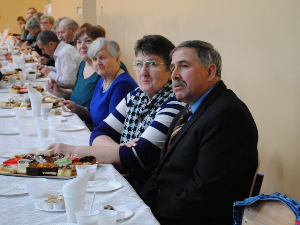 Setki ludzi na spotkaniu w Otocznej