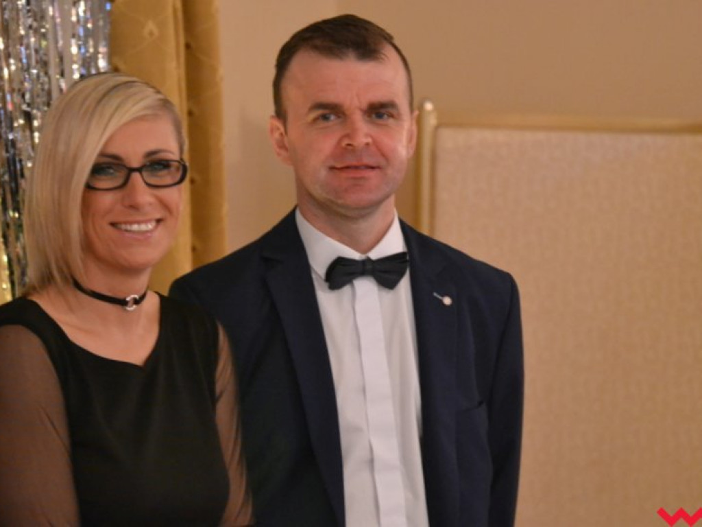 Polonez, toast do dna i niech żyje bal! Tak się bawi  „Sienkiewicz”