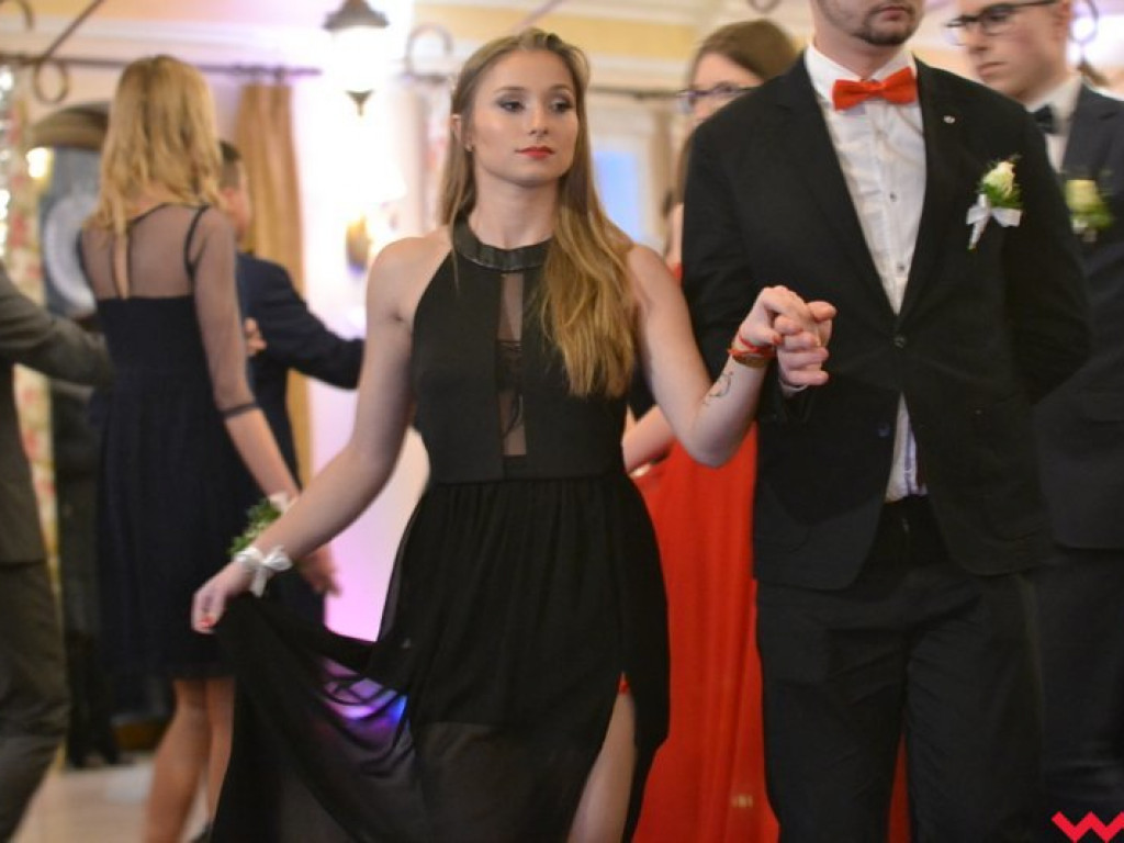 Polonez, toast do dna i niech żyje bal! Tak się bawi  „Sienkiewicz”