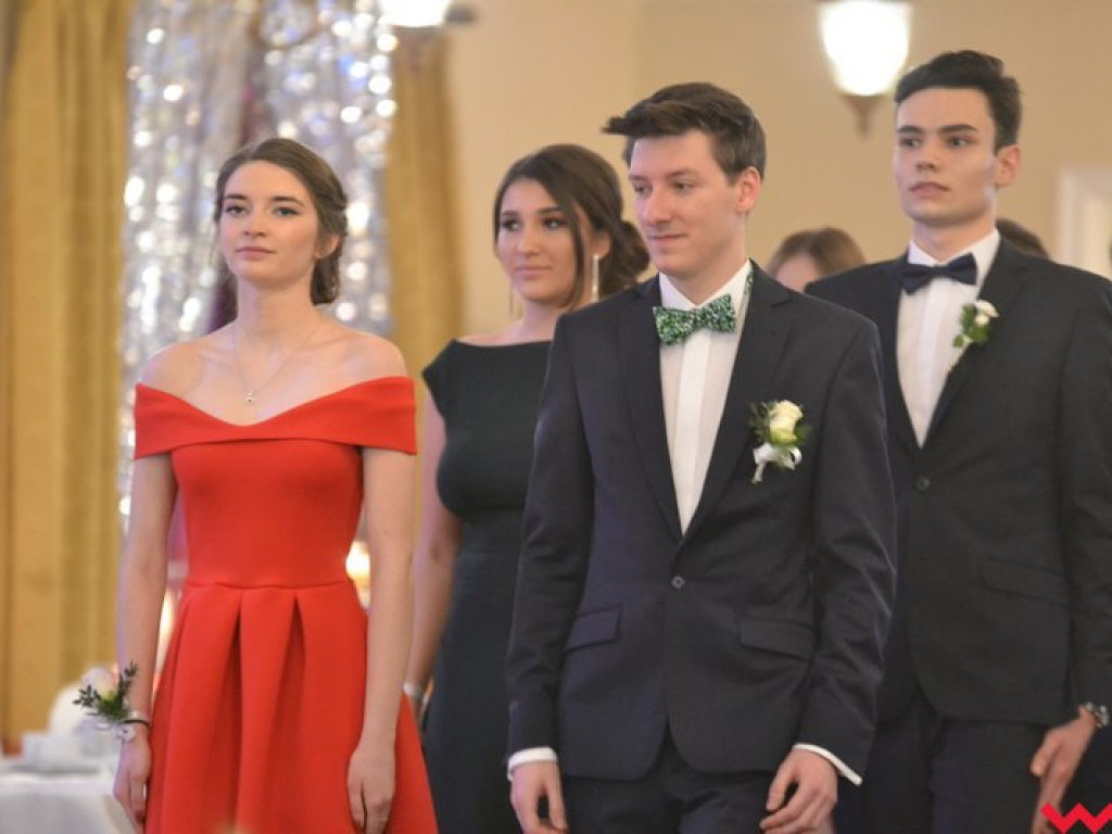 Polonez, toast do dna i niech żyje bal! Tak się bawi  „Sienkiewicz”