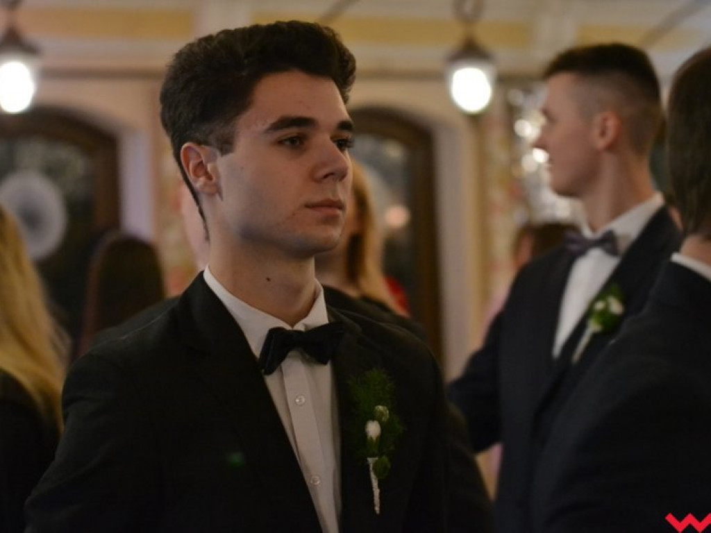 Polonez, toast do dna i niech żyje bal! Tak się bawi  „Sienkiewicz”