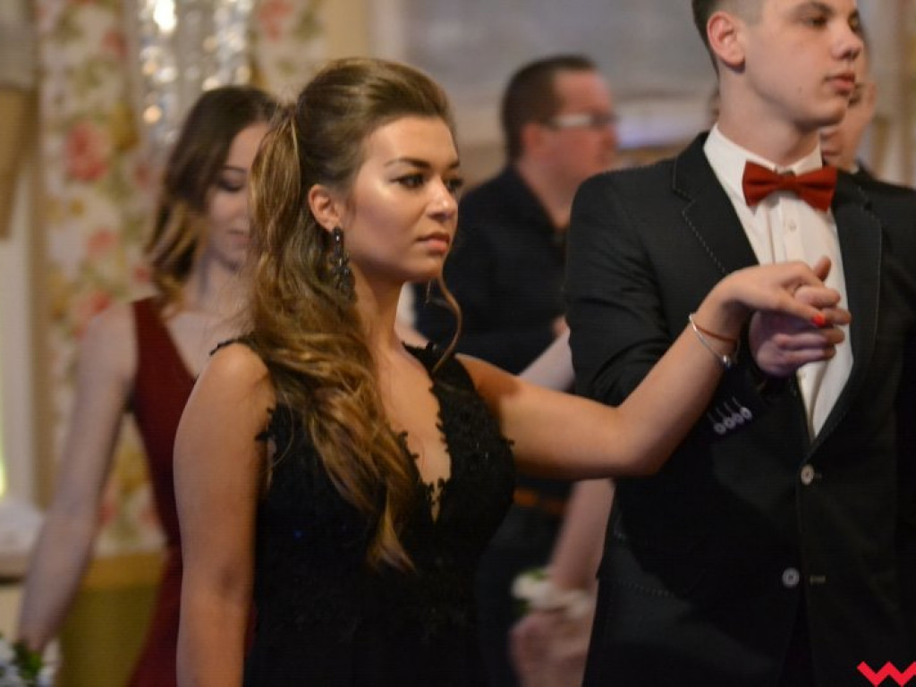 Polonez, toast do dna i niech żyje bal! Tak się bawi  „Sienkiewicz”