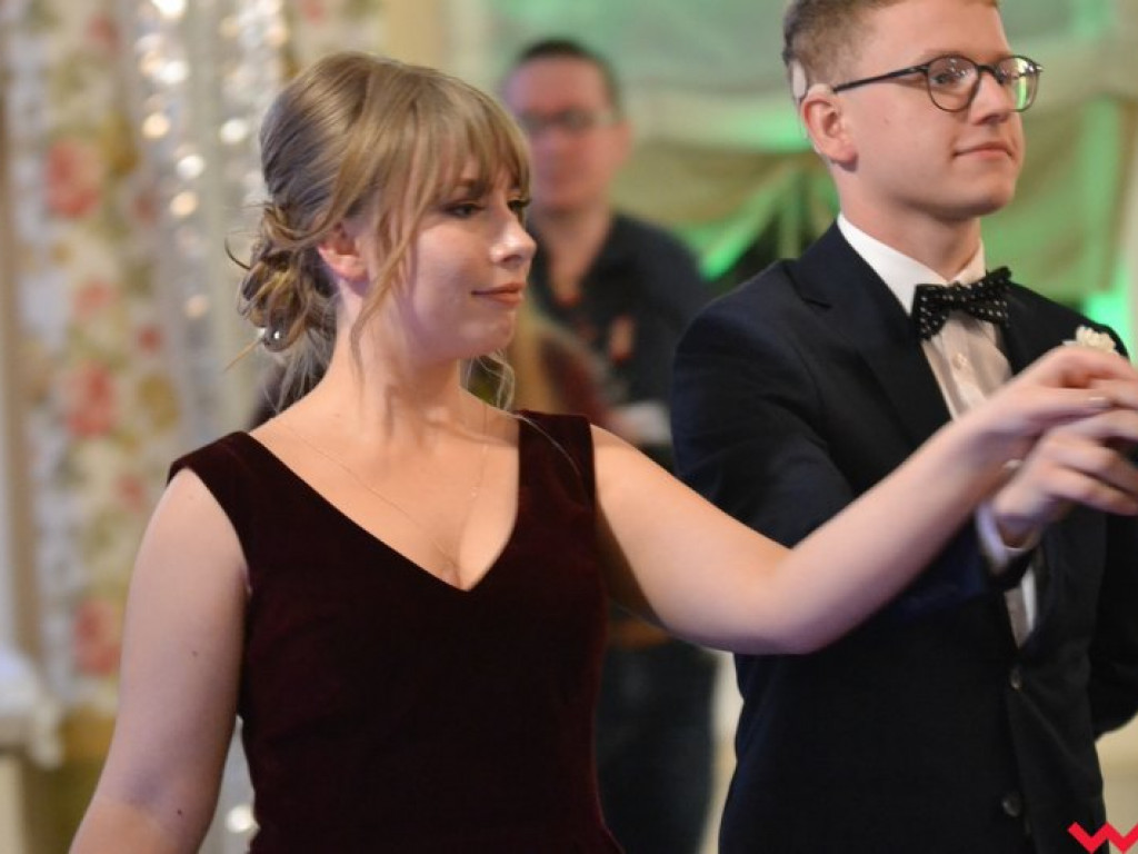 Polonez, toast do dna i niech żyje bal! Tak się bawi  „Sienkiewicz”