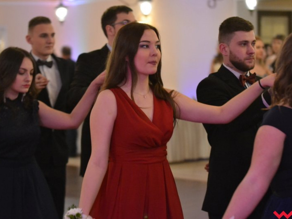 Polonez, toast do dna i niech żyje bal! Tak się bawi  „Sienkiewicz”