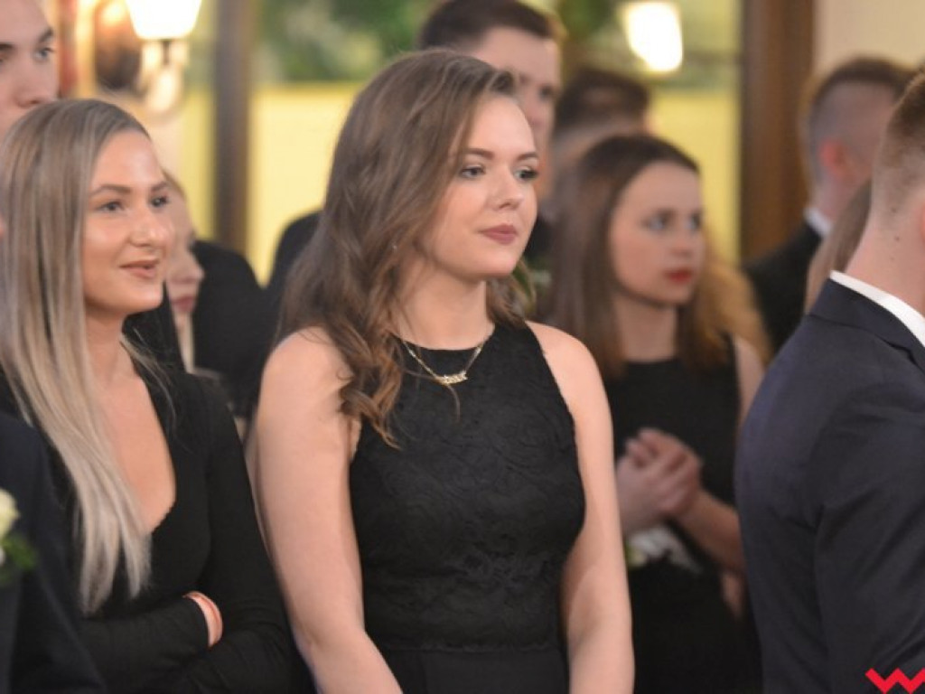 Polonez, toast do dna i niech żyje bal! Tak się bawi  „Sienkiewicz”