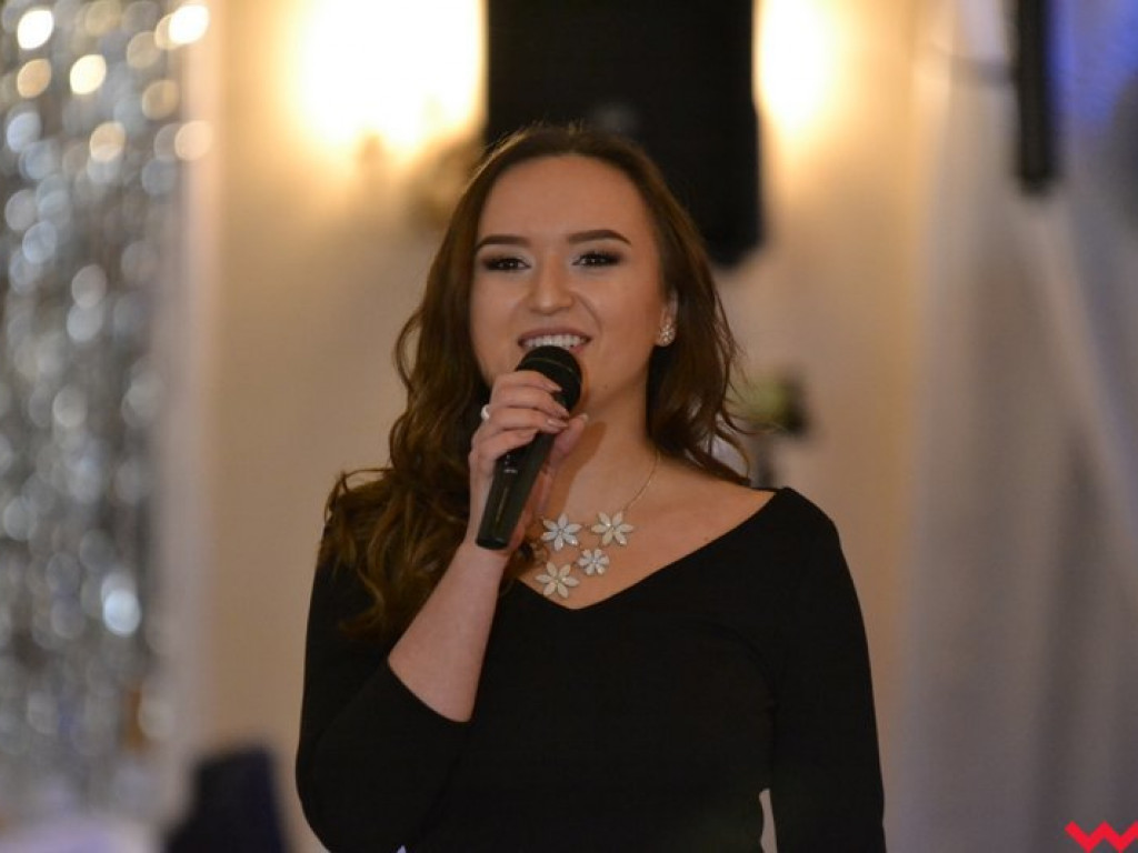 Polonez, toast do dna i niech żyje bal! Tak się bawi  „Sienkiewicz”