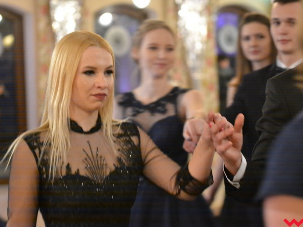 Polonez, toast do dna i niech żyje bal! Tak się bawi  „Sienkiewicz”