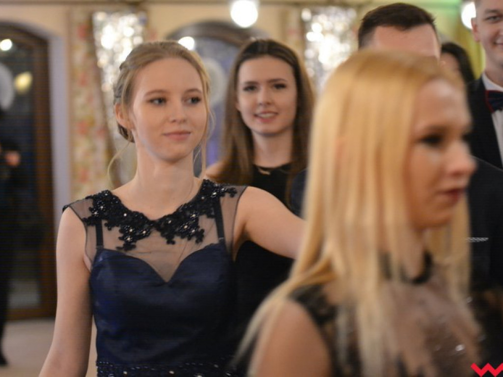 Polonez, toast do dna i niech żyje bal! Tak się bawi  „Sienkiewicz”