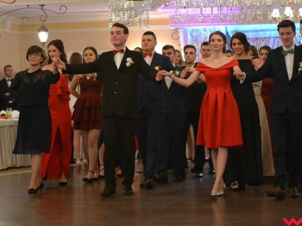 Polonez, toast do dna i niech żyje bal! Tak się bawi  „Sienkiewicz”