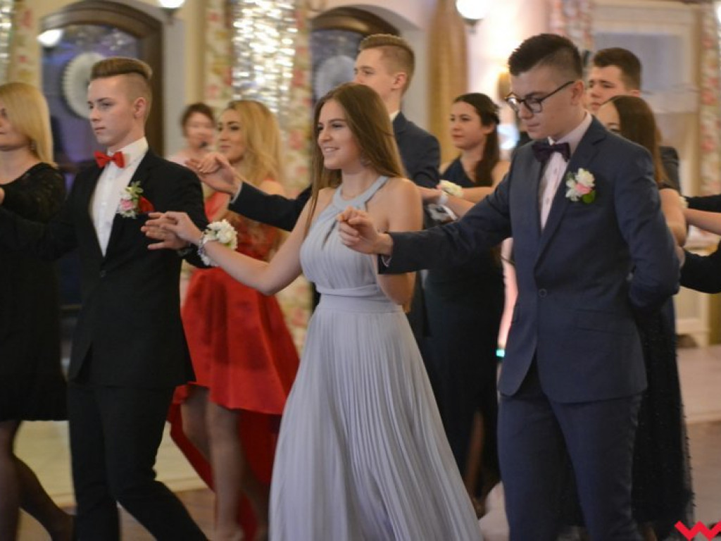 Polonez, toast do dna i niech żyje bal! Tak się bawi  „Sienkiewicz”