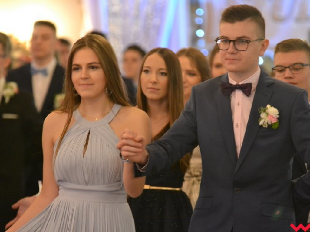 Polonez, toast do dna i niech żyje bal! Tak się bawi  „Sienkiewicz”