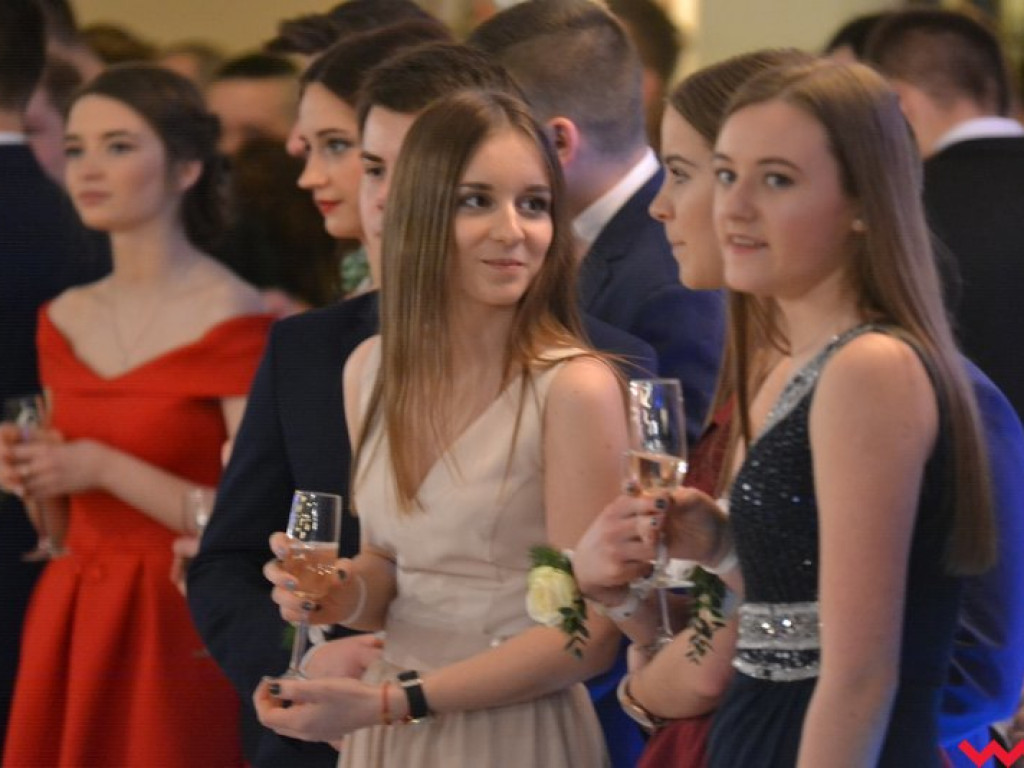 Polonez, toast do dna i niech żyje bal! Tak się bawi  „Sienkiewicz”