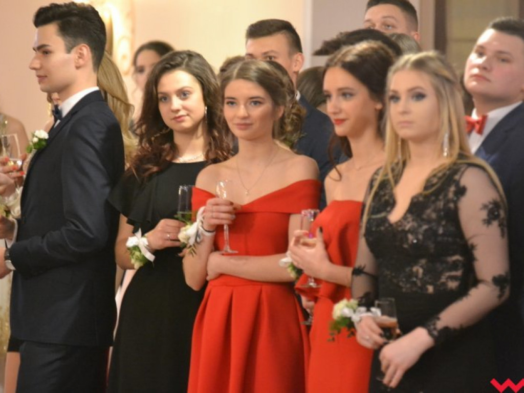 Polonez, toast do dna i niech żyje bal! Tak się bawi  „Sienkiewicz”