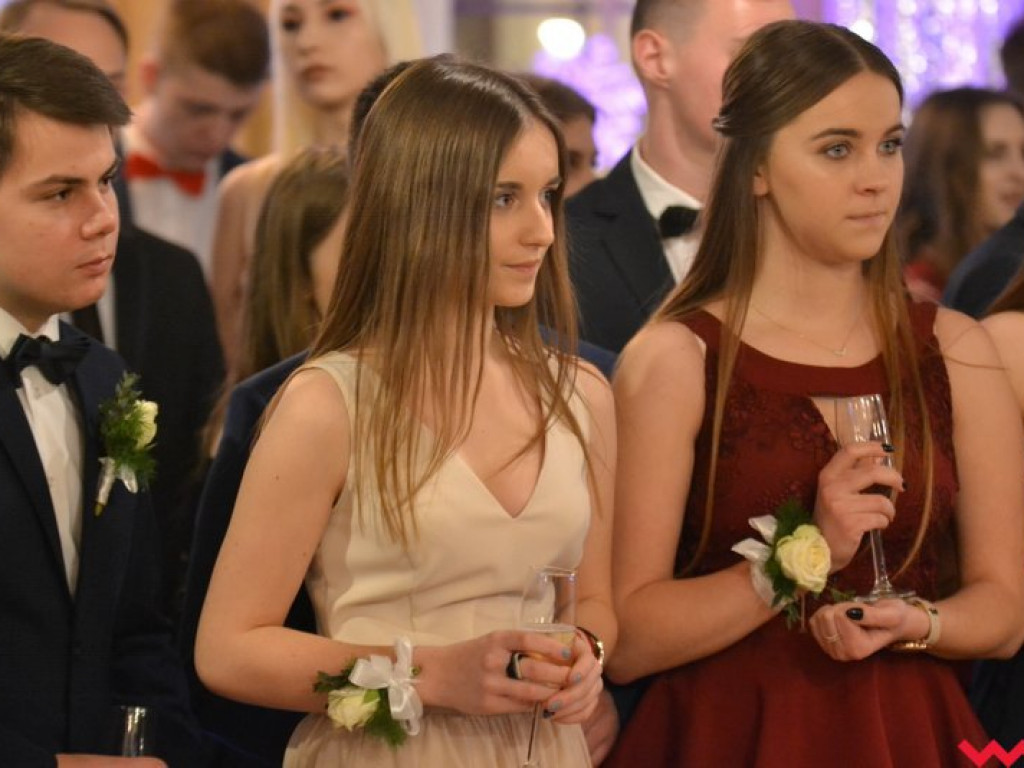 Polonez, toast do dna i niech żyje bal! Tak się bawi  „Sienkiewicz”