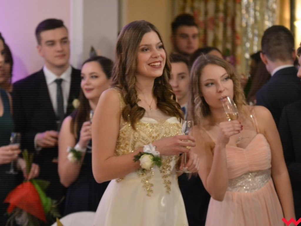 Polonez, toast do dna i niech żyje bal! Tak się bawi  „Sienkiewicz”