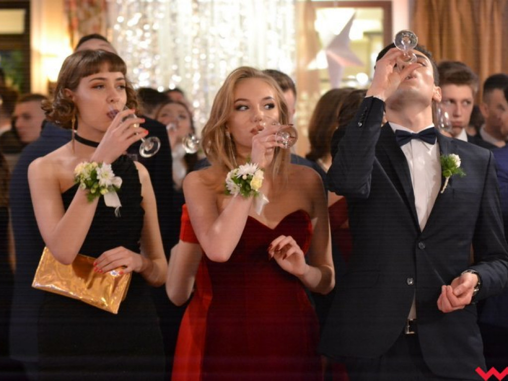 Polonez, toast do dna i niech żyje bal! Tak się bawi  „Sienkiewicz”