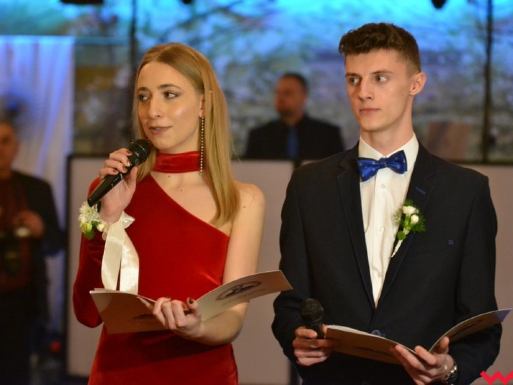 Polonez, toast do dna i niech żyje bal! Tak się bawi  „Sienkiewicz”