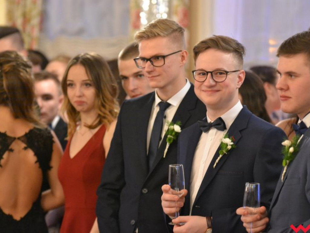 Polonez, toast do dna i niech żyje bal! Tak się bawi  „Sienkiewicz”