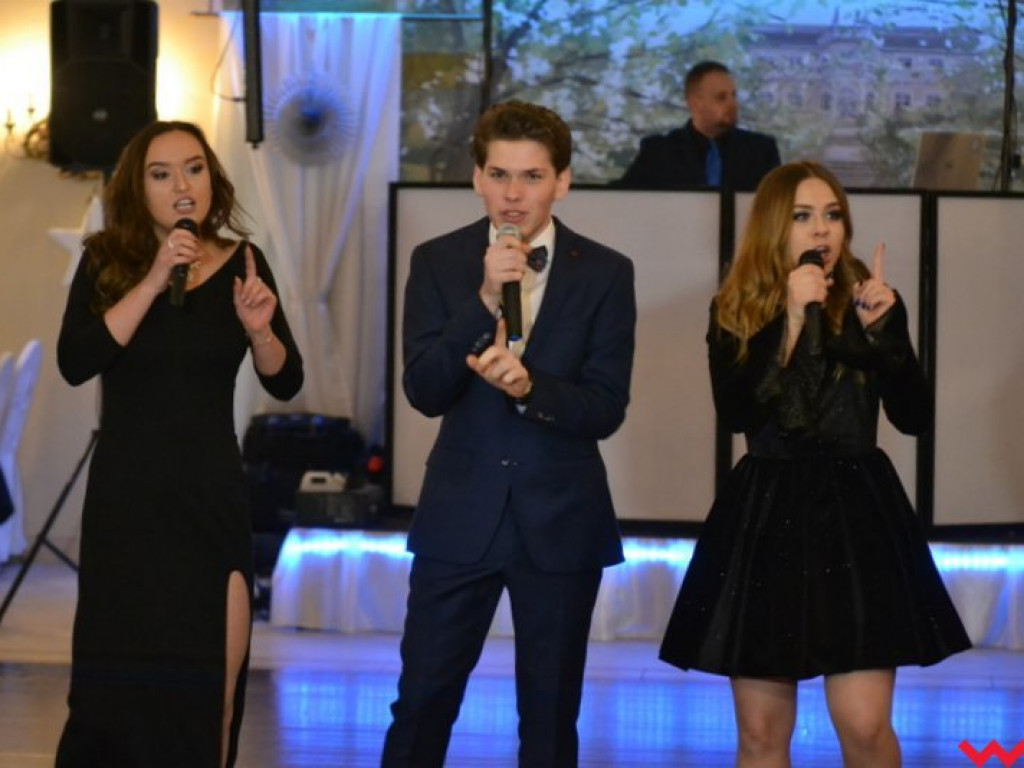 Polonez, toast do dna i niech żyje bal! Tak się bawi  „Sienkiewicz”