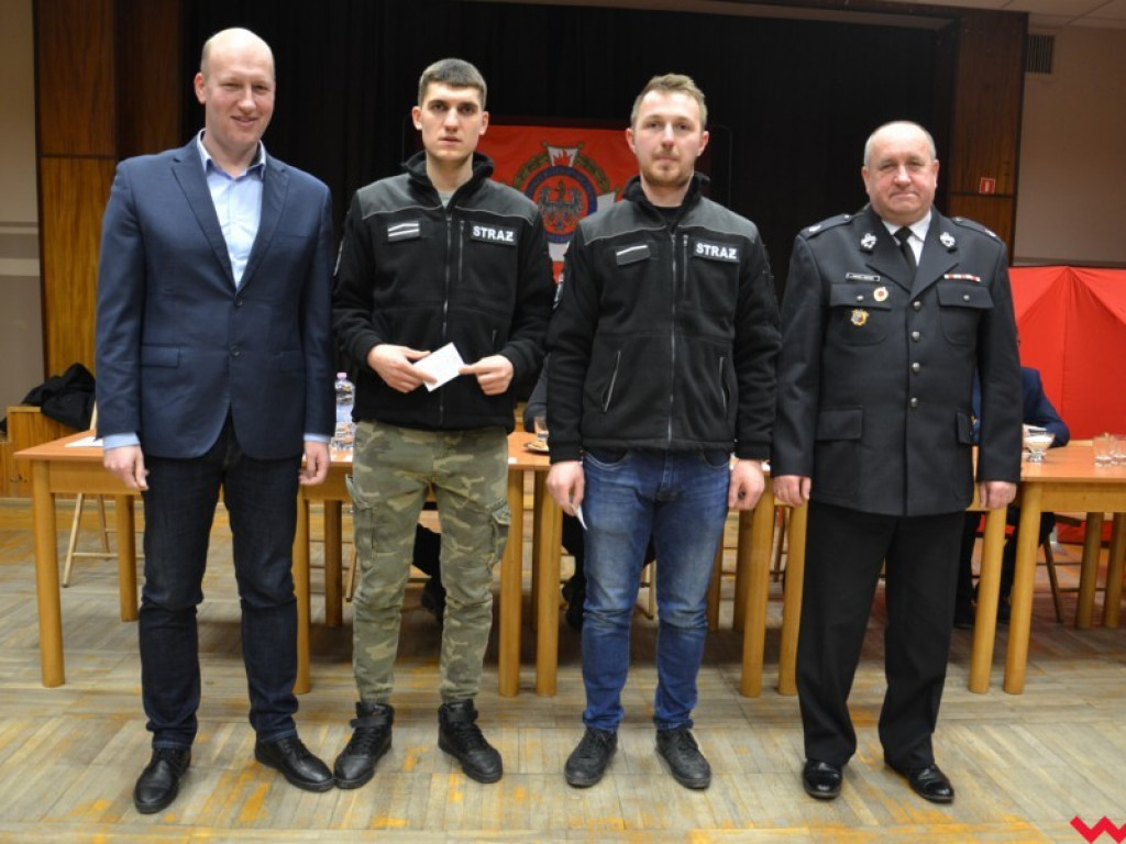 Grad odznaczeń u strażaków w Miłosławiu. Niektórzy z jednostką są już związani od pół wieku!