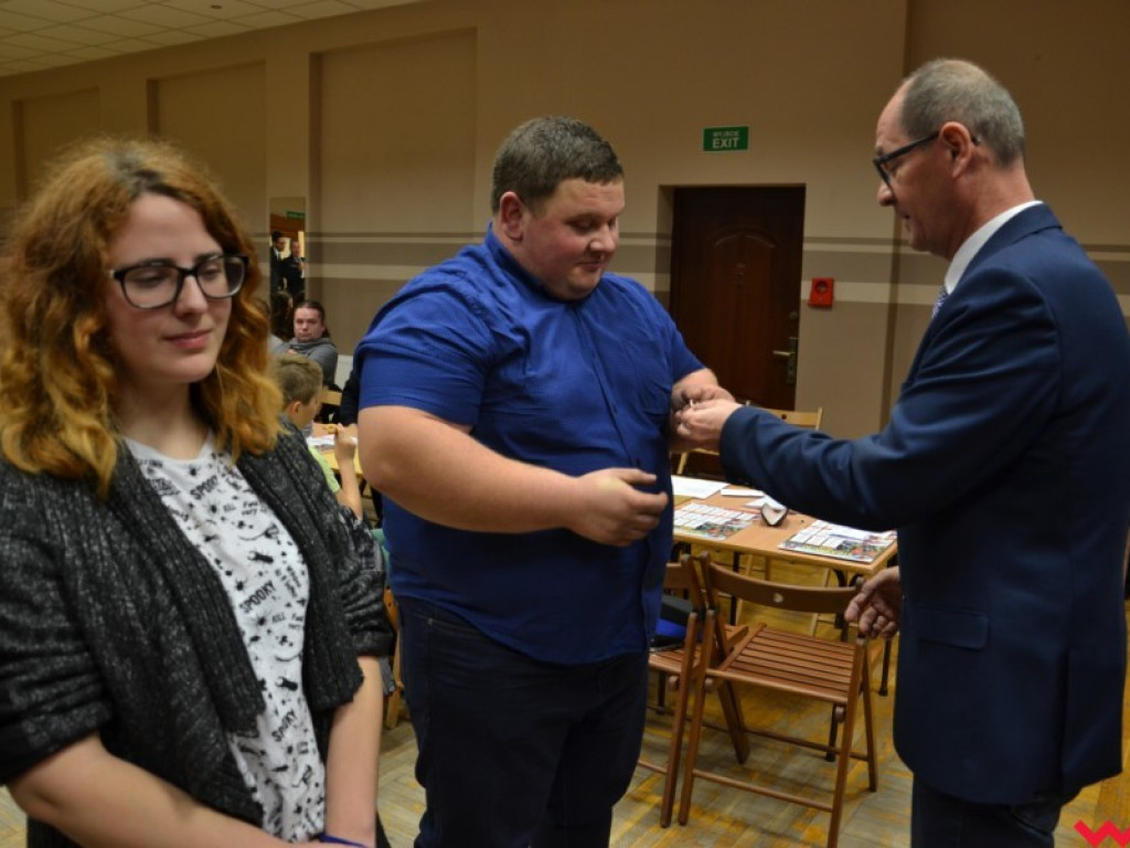 Grad odznaczeń u strażaków w Miłosławiu. Niektórzy z jednostką są już związani od pół wieku!