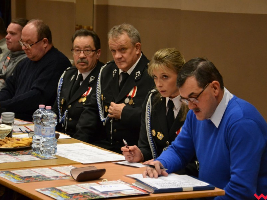 Grad odznaczeń u strażaków w Miłosławiu. Niektórzy z jednostką są już związani od pół wieku!