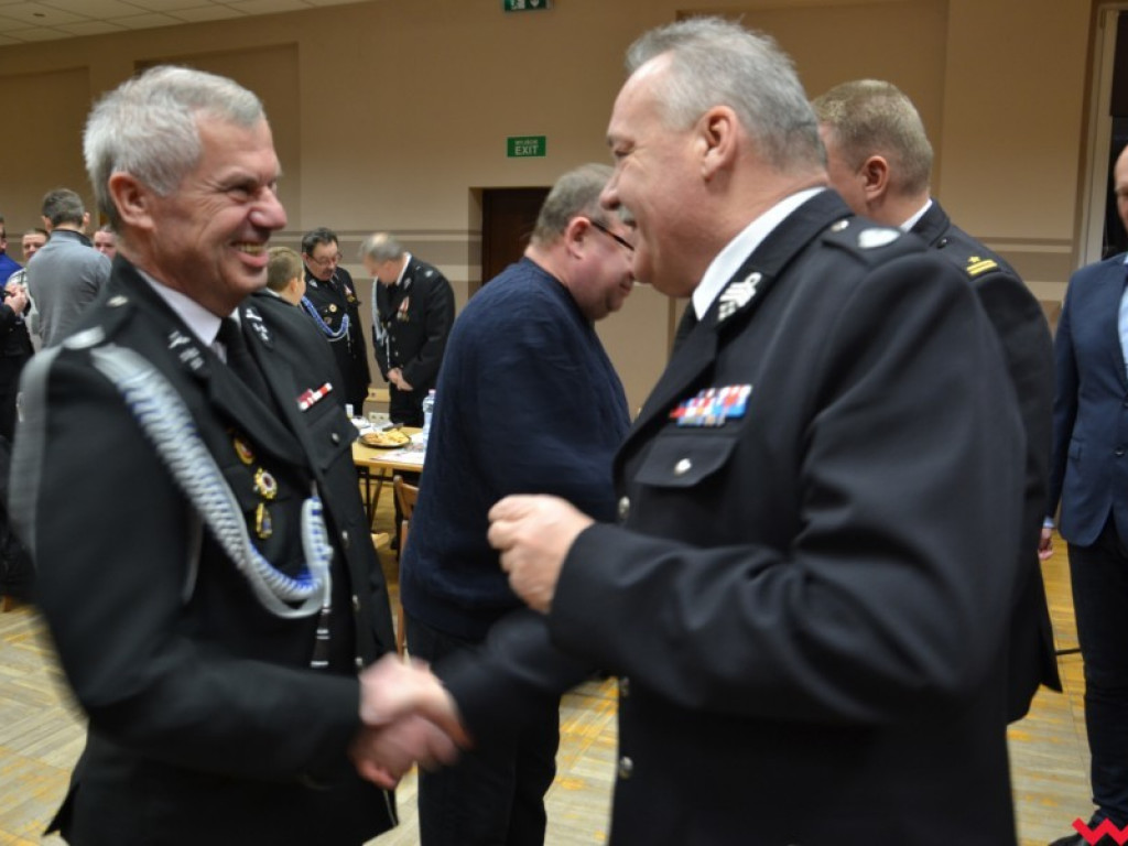 Grad odznaczeń u strażaków w Miłosławiu. Niektórzy z jednostką są już związani od pół wieku!