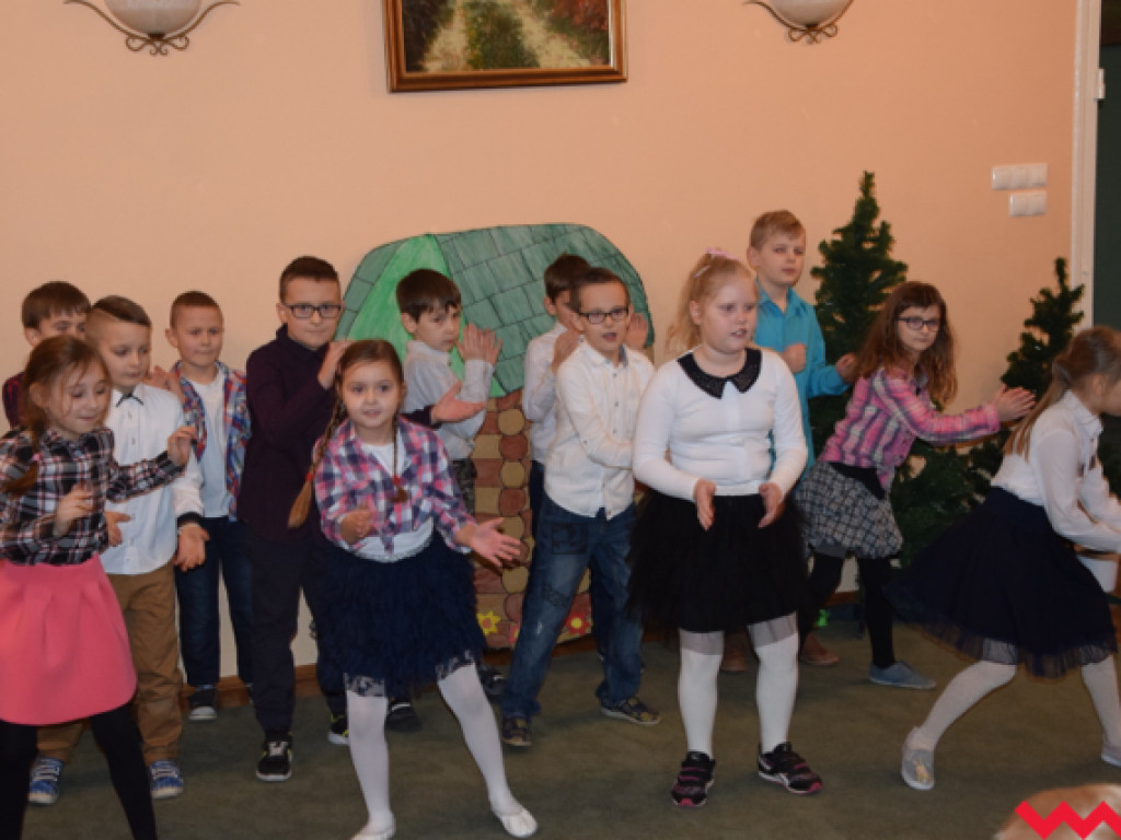 Dzień Babci i Dziadka w Zespole Szkolno-Przedszkolnym w Kołaczkowie