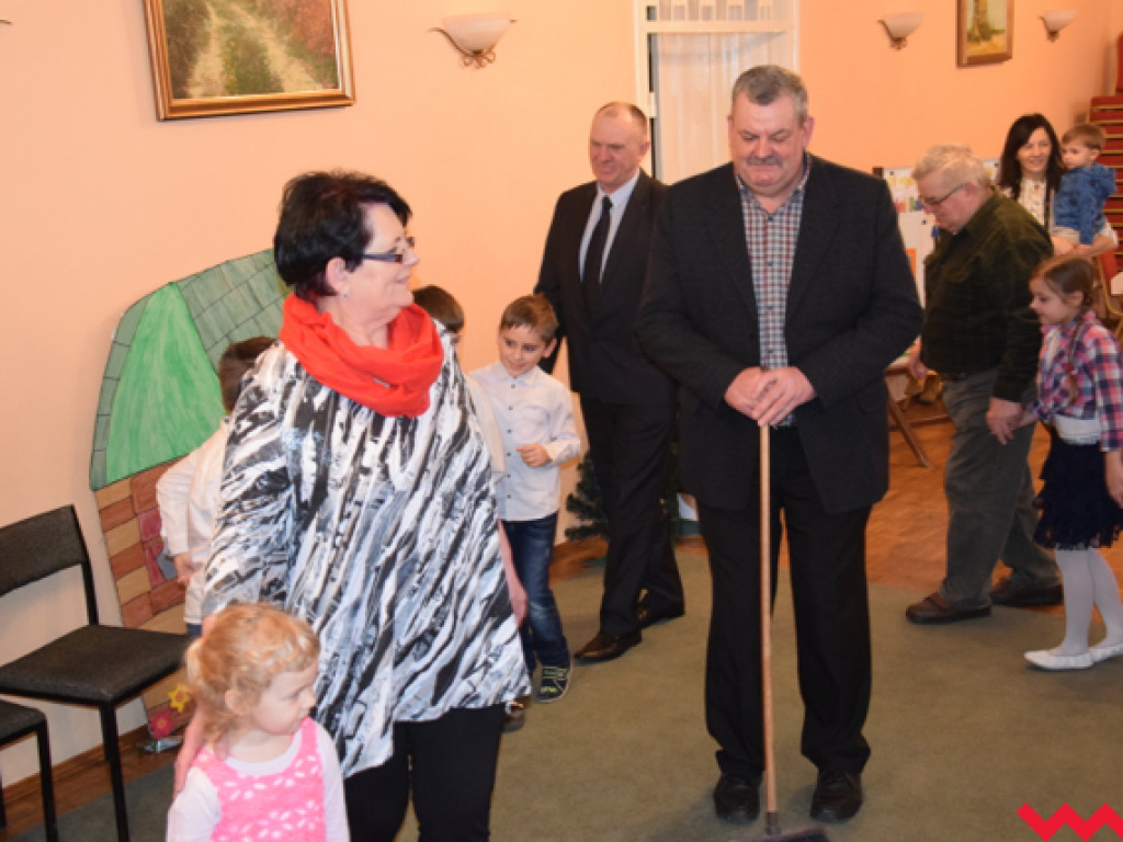 Dzień Babci i Dziadka w Zespole Szkolno-Przedszkolnym w Kołaczkowie