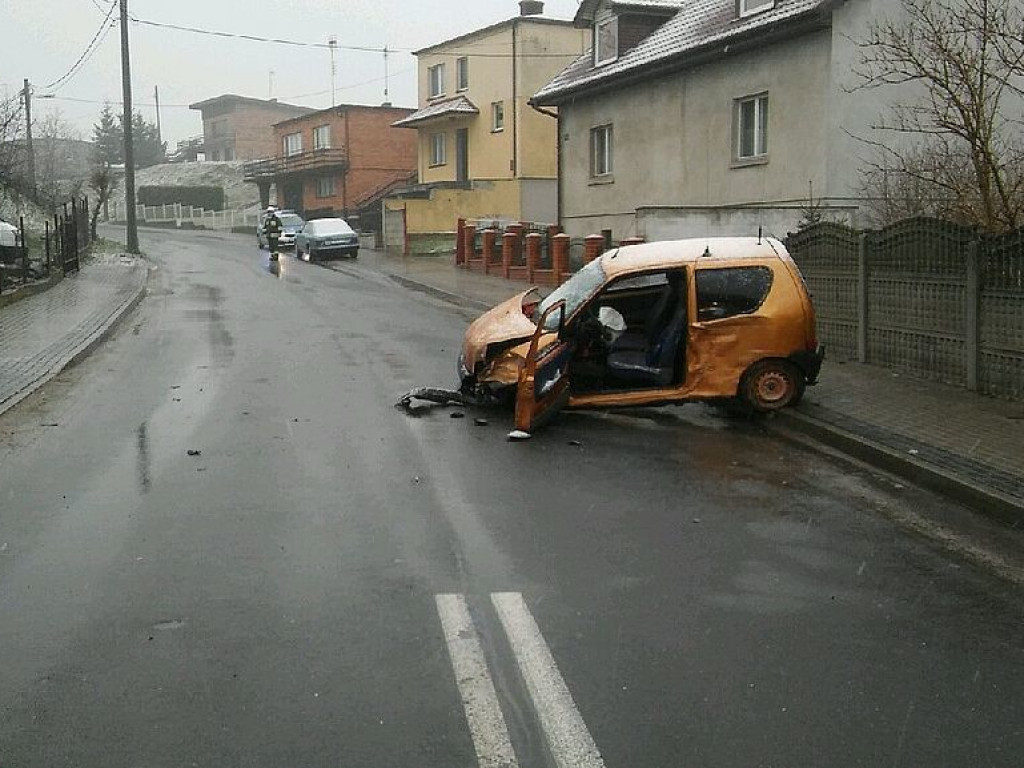 Uciekał przed policją, wylądował na płocie