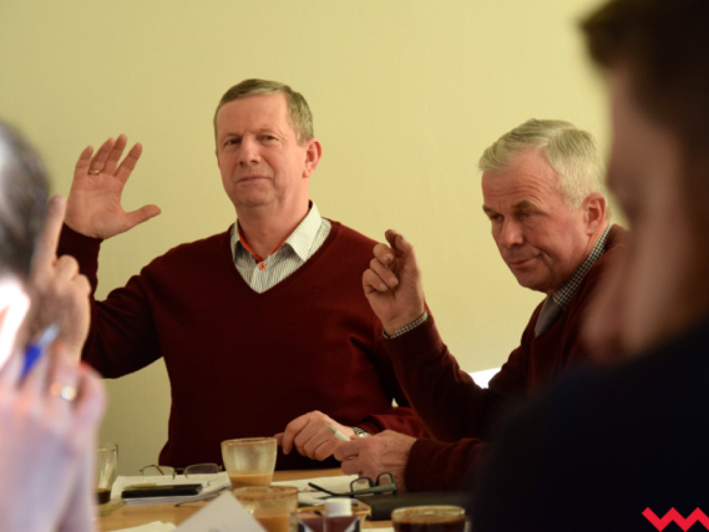 Kasa popłynęła szerokim strumieniem do wyborców. Humor radnym zdecydowanie się poprawił