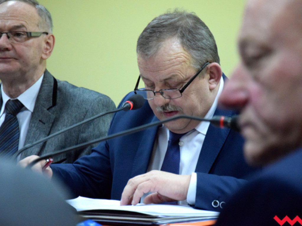 Tłusty czwartek był obfity w wydarzenia. Rada powiatu powołała Szkołę Podstawową dla Dorosłych