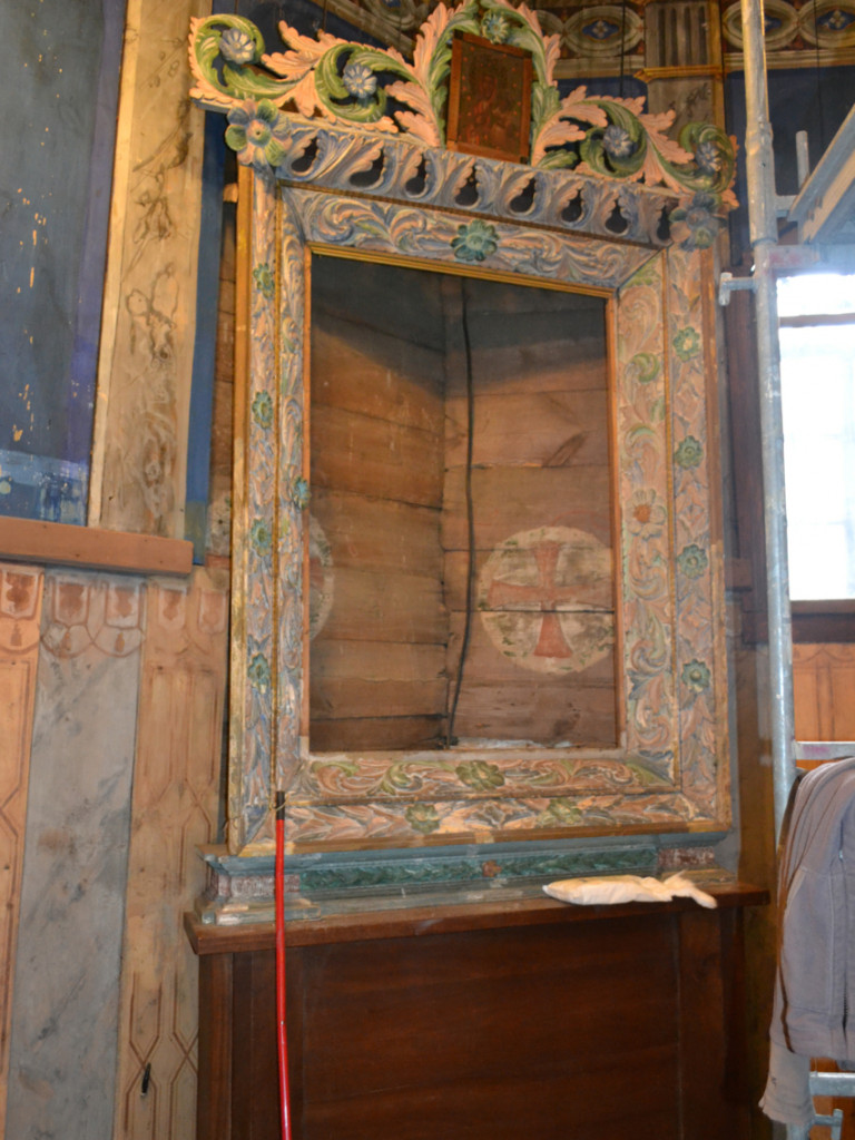 Trwa renowacja wnętrza drewnianego kościoła pw. św. Krzyża na Lipówce