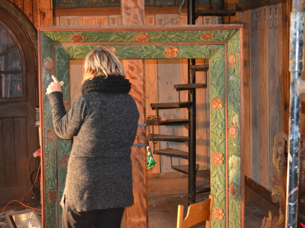 Trwa renowacja wnętrza drewnianego kościoła pw. św. Krzyża na Lipówce